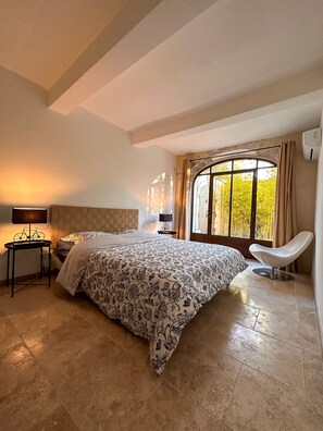 5 Schlafzimmer, Bügeleisen/Bügelbrett, Reisekinderbett, kostenloses WLAN
