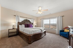 6 عدّة غرف نوم ومكواة/لوح كي وسرير سفر وواي فاي