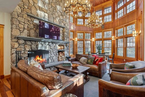 Grand Lodge at Loon Mountain Movie Room Game Room Hot Tub Fire Pit