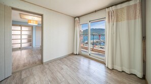 Basic Room, 1 Bedroom (seomhyanggi 301) | 1 bedroom, free WiFi