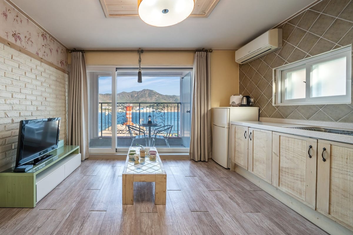 Basic Room, 1 Bedroom (badahyanggi 204) | 1 bedroom, free WiFi