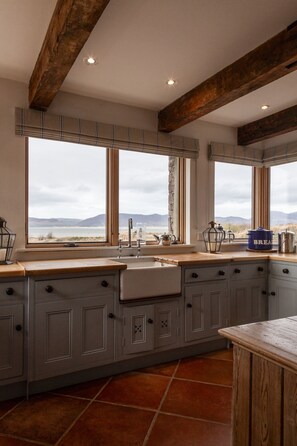 Interior - Anchored Down! Glenbeigh Holiday Home with Stunning Views! (Glenbeigh)