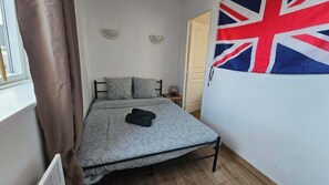 1 chambre, lit parapluie, Wi-Fi, draps fournis