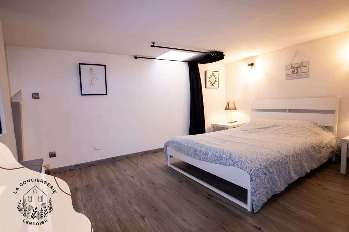 1 chambre, fer et planche à repasser, Wi-Fi, draps fournis