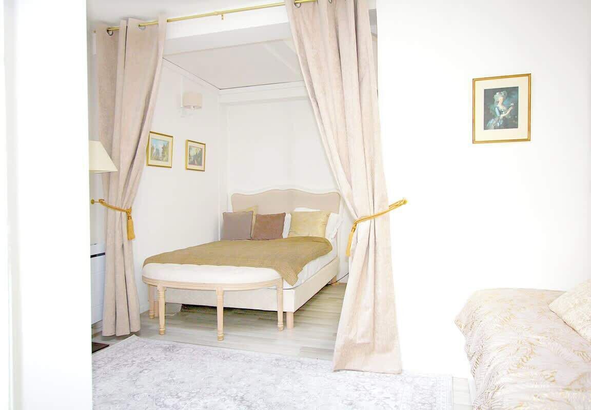 2 makuuhuonetta, silitysrauta/-lauta, Wi-Fi, vuodevaatteet