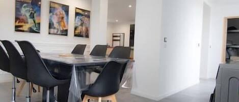 تناول الطعام