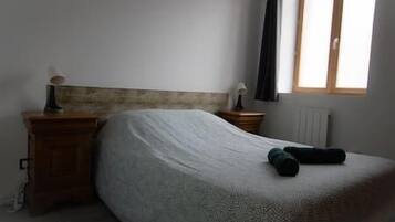 2 chambres, fer et planche Ă repasser, Wi-Fi, draps fournis