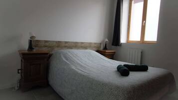 2 soverom, strykejern/-brett, wi-fi og sengetøy