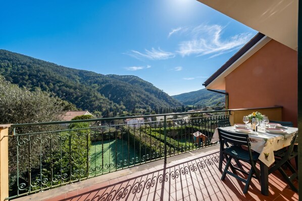 Standard Apartment, Multiple Bedrooms (Peaceful Apartment In Deiva Marina) | Outdoor dining