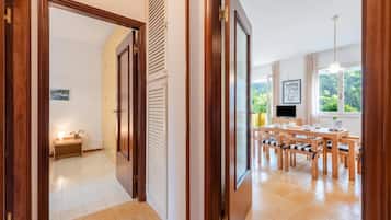 Standard Apartment, Multiple Bedrooms (Peaceful Apartment In Deiva Marina) | Dining