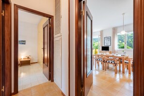 Standard Apartment, Multiple Bedrooms (Peaceful Apartment In Deiva Marina) | Dining