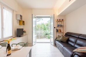 21-inch flat-screen TV with cable channels, TV - Cozy Flat In Sestri Levante (Sestri Levante)