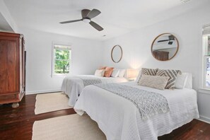 2 bedrooms, iron/ironing board, Internet, bed sheets