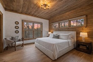 4 عدّة غرف نوم ومكواة/لوح كي وسرير سفر وواي فاي