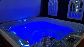 Exclusive Suite | Private spa tub