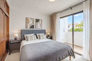 2 Schlafzimmer, Schreibtisch, Bügeleisen/Bügelbrett, kostenloses WLAN