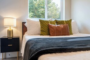 3 slaapkamers, een strijkplank/strijkijzer, reisbedje, gratis wifi