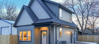 Modern Retreat | Game Room, Breweries & Fun