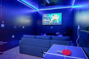 Game room - Modern Retreat | Game Room, Breweries & Fun (Post Falls)