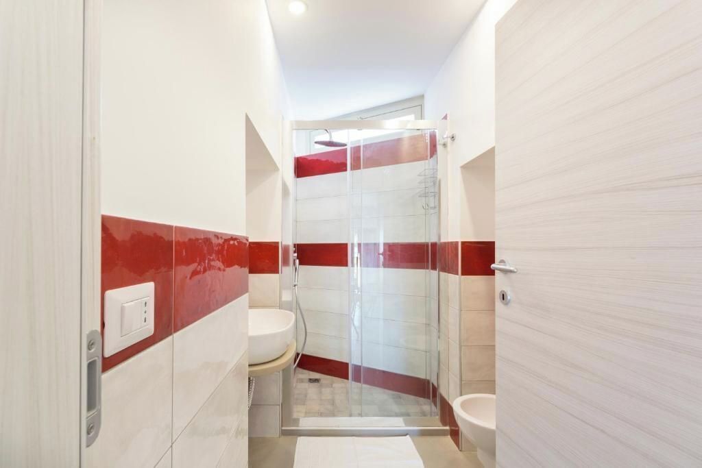 Sèche-cheveux, serviettes fournies