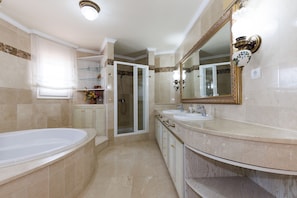 Shower, towels