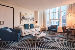 套房, 城市景观 (Loft) | 防过敏的被褥、迷你吧、客房内保险箱、办公桌