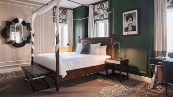 Suite (Thomson) | Allergitestet sengetøy, minibar, safe på rommet og skrivebord