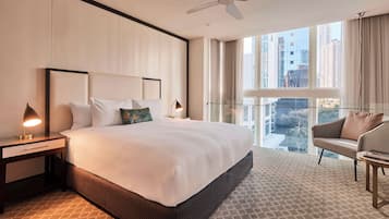 Suite, vista a la ciudad (Loft) | Ropa de cama hipoalergénica y minibar