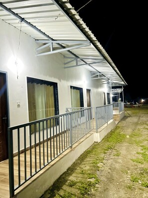 Terrace/patio - Riverstone Camps and Resorts (Yamkeshwar)