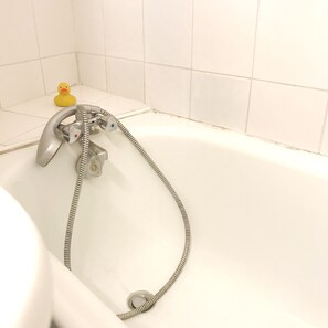 Shower, hair dryer, towels, soap - **Cute & cosy Montmartre Abbesses apartment** (Paris)