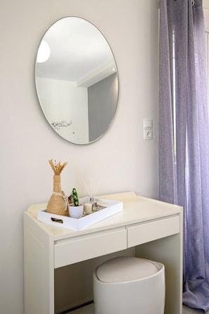 1 bedroom, free WiFi, bed sheets - Milos Apartments  (Faistos)
