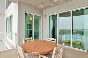 Outdoor dining - Waterfront 2BR at The Wharf • Sleeps 6 • Amazing Views • Oasis Pool (Orange Beach)