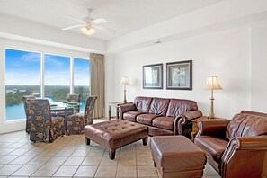 TV - Waterfront 2BR at The Wharf • Sleeps 6 • Amazing Views • Oasis Pool (Orange Beach)
