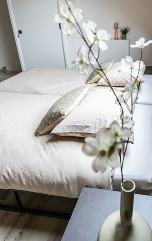 4 bedrooms, free WiFi, bed sheets