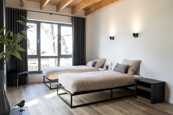 4 chambres, accès au Wi-Fi (inclus), literie fournie