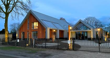 Luxury 4-Bedroom Apartment Ideal for Group Stays