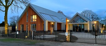 Luxury 4-Bedroom Apartment Ideal for Group Stays