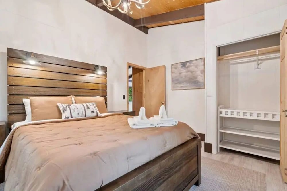 Southern Charm Chalet, 8 guests, near Lake Laura Basye Vrbo