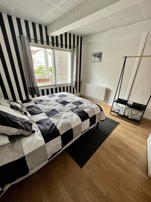 1 bedroom, desk, iron/ironing board, WiFi
