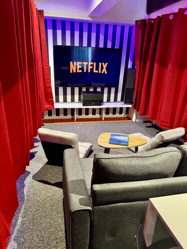 Expérience cinéma dans 2 pièces près de Montmartre - Paris