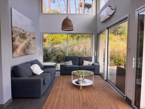 TV, bøker og filmbibliotek