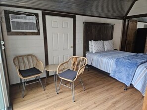 Bureau, Wi-Fi gratuit, draps fournis