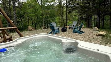 Tina de hidromasaje al aire libre