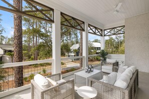 Property grounds - Poolside Privacy & Dining Under the Stars (Bluffton)