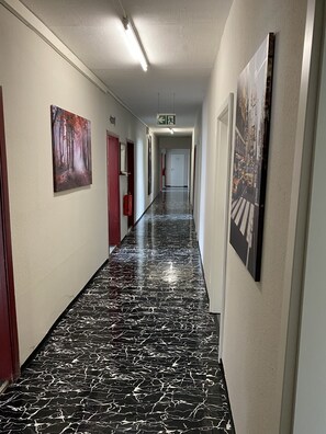 Hallway - M&R Hostel (Rostock)