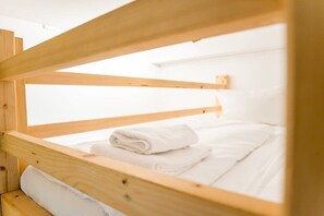 WiFi, bed sheets - Cosy Box at Boxhagener Platz (Berlin)