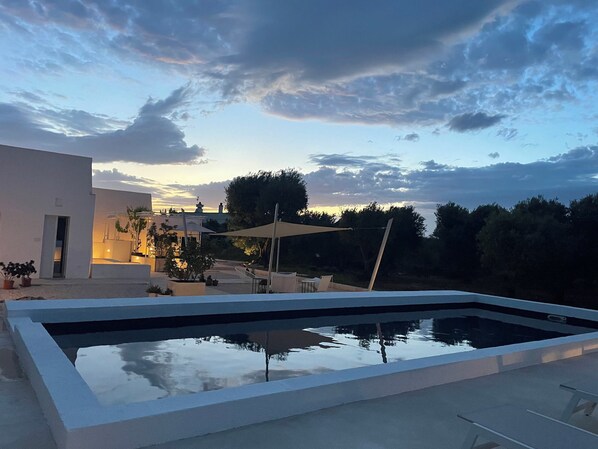 Seasonal outdoor pool