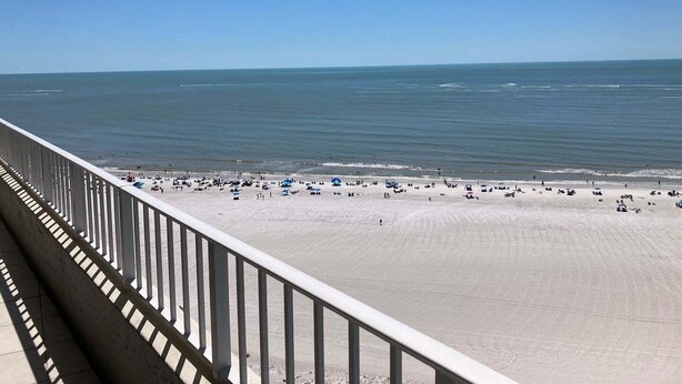 Beach - Beachfront 2BR/3BA condo with pool, WiFi, and panoramic views. (Marco Island)