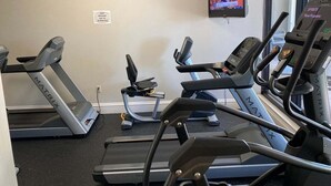 Fitness facility - Beachfront 2BR/3BA condo with pool, WiFi, and panoramic views. (Marco Island)