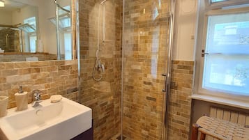 Comfort Triple Room, Ensuite (Tofane) | Bathroom | Shower, free toiletries, hair dryer, bidet